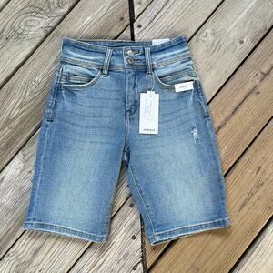 Artemis Vintage Women's High Rise Bermuda Denim Shorts Size S. NEW!